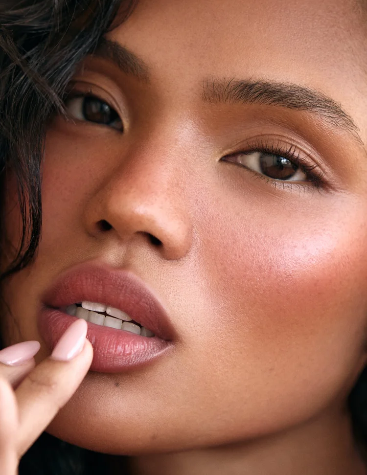 Naia — model represented by HUEMAN RESOURCES