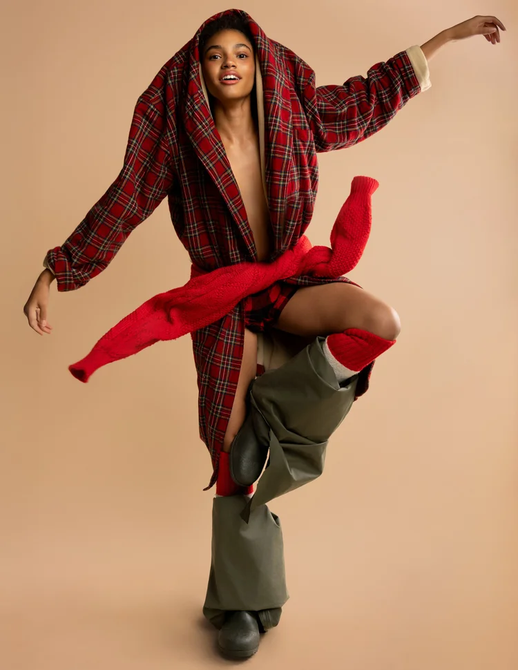 Alana — model represented by HUEMAN RESOURCES