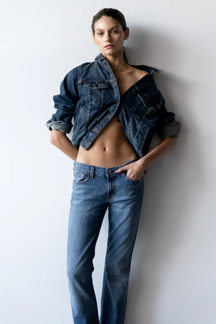 Jacq — model represented by HUEMAN RESOURCES