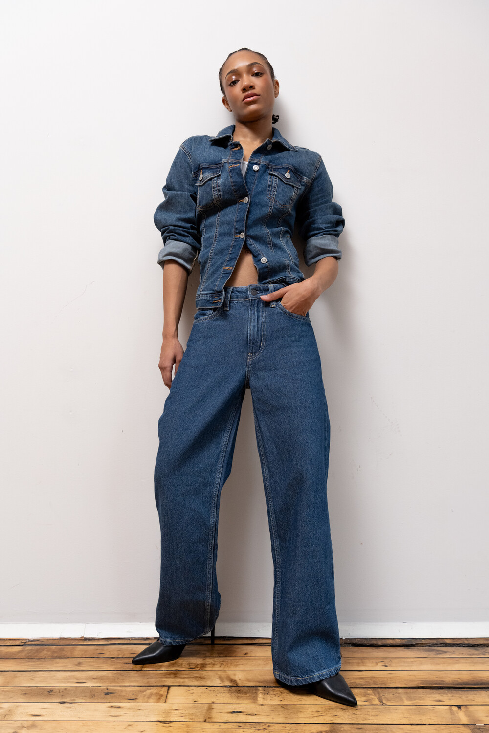 Michaeya — model represented by HUEMAN RESOURCES