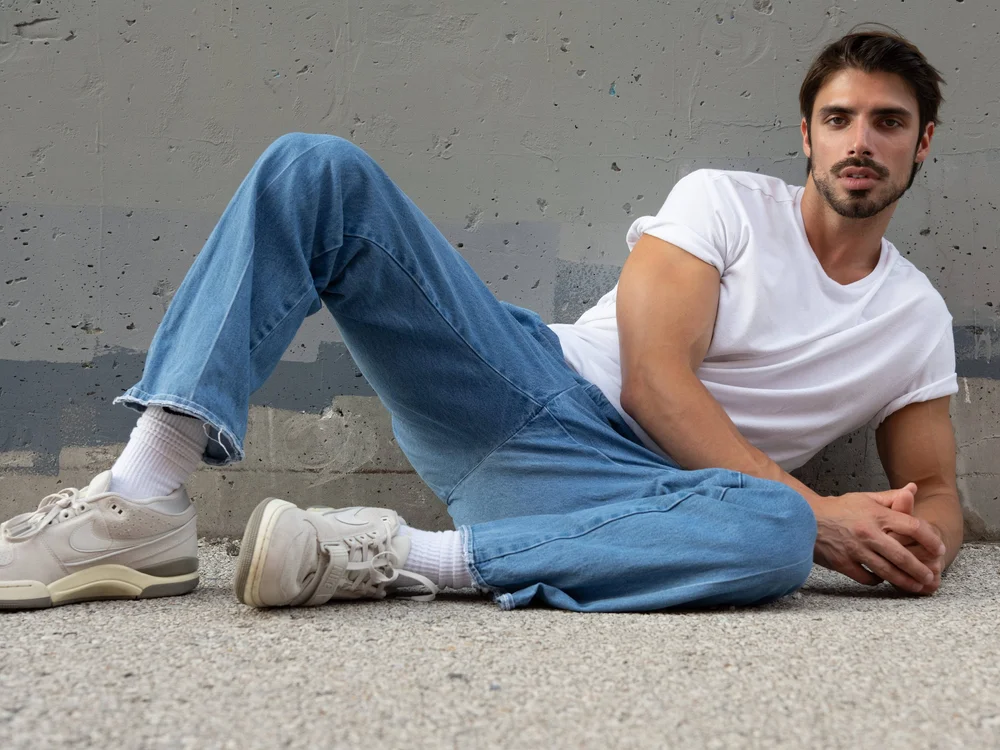 Avery — model represented by HUEMAN RESOURCES