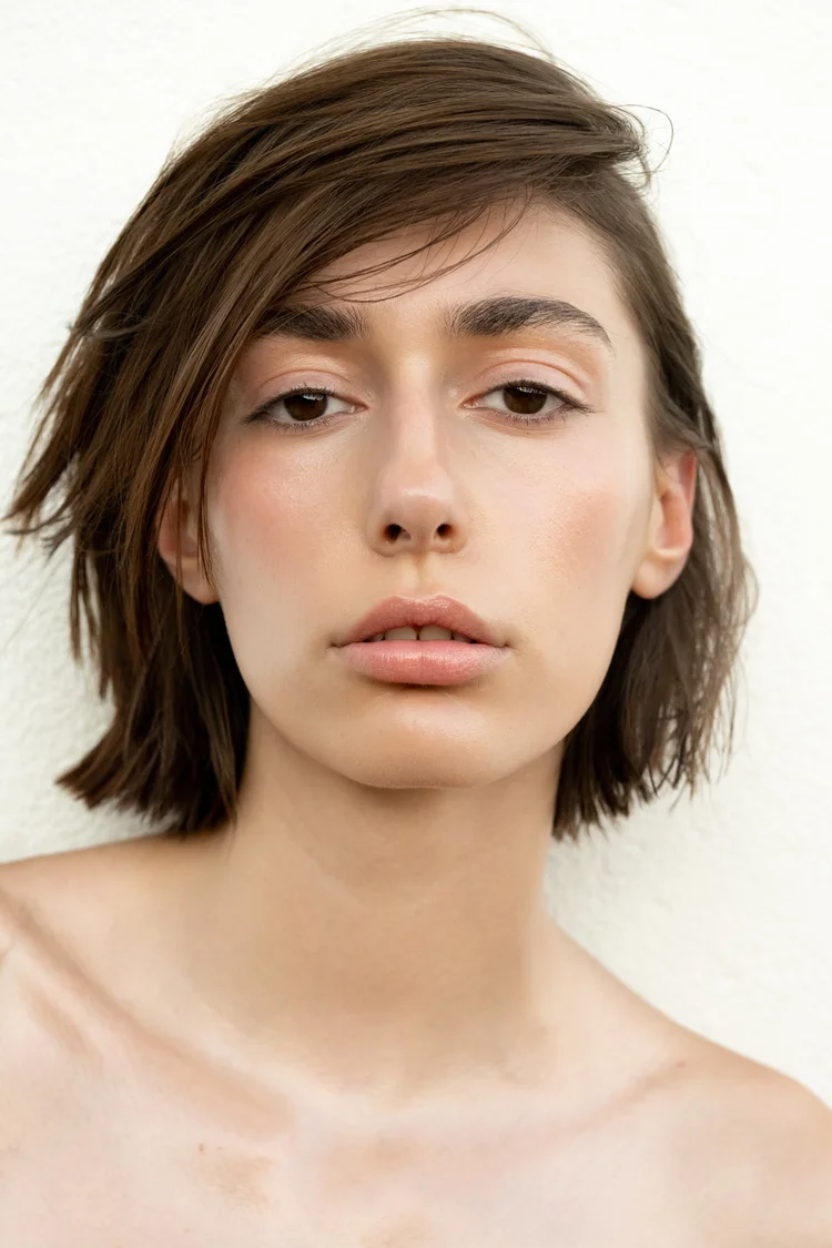 Jazmyn — model represented by HUEMAN RESOURCES