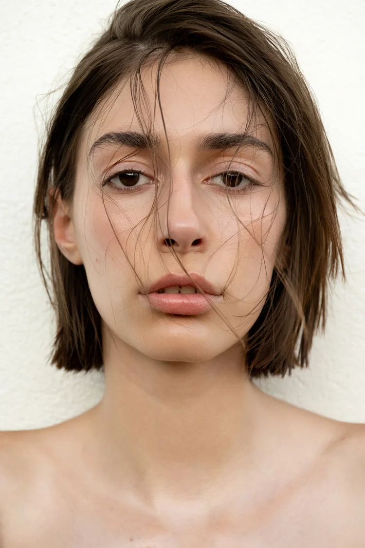 Jazmyn — model represented by HUEMAN RESOURCES