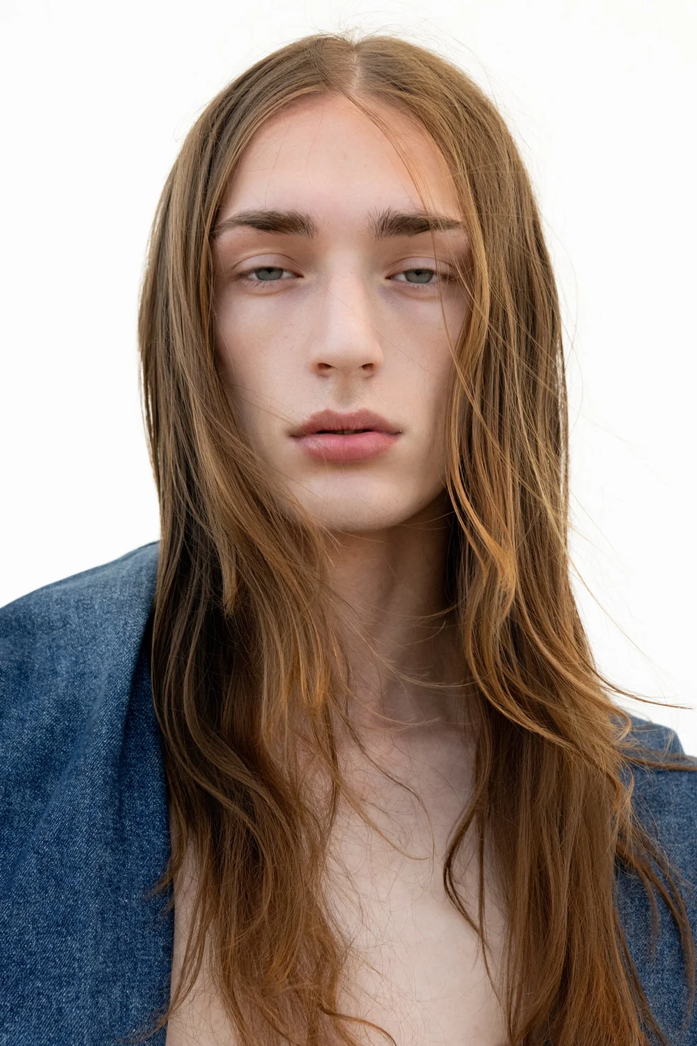 Thunder — model represented by HUEMAN RESOURCES