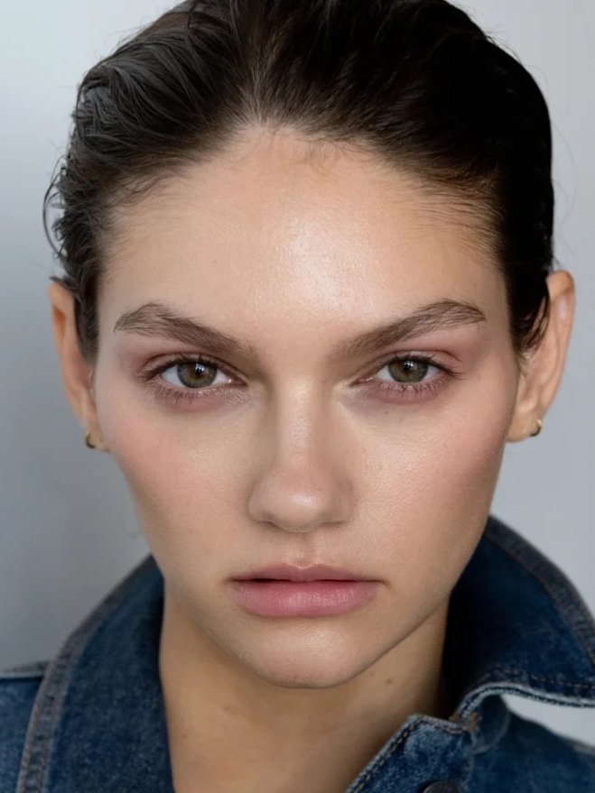 Jacq — model represented by HUEMAN RESOURCES