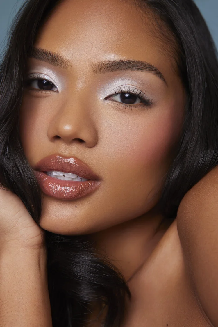 Naia — model represented by HUEMAN RESOURCES