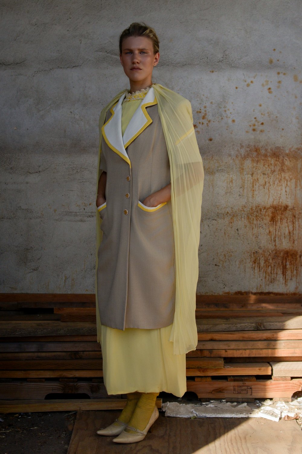 Carly — model represented by HUEMAN RESOURCES